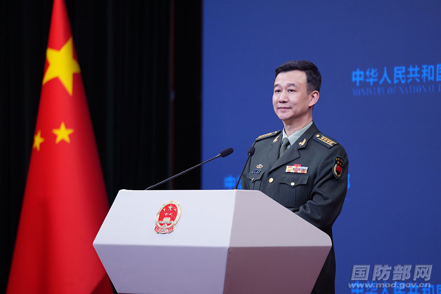 国防部举行例行记者会,国防部新闻局局长,国防部新闻发言人吴谦大校答