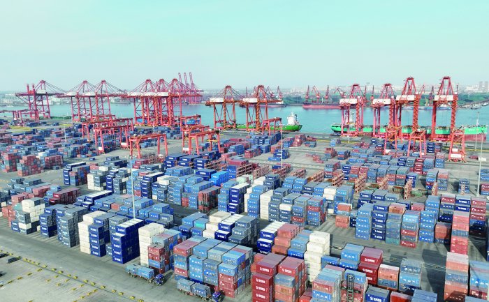 唐山港京唐港区集装箱码头 新华社图