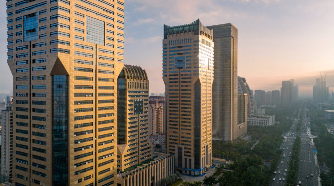 海口国兴大道高楼林立.海南日报记者 李天平 摄