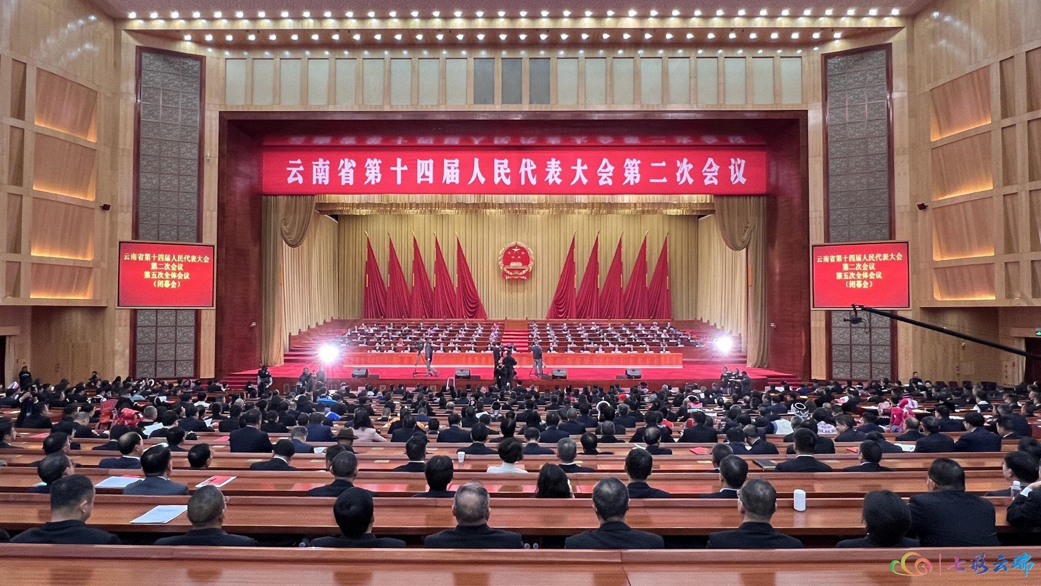 云南省委书记:人人都是奋斗者 个个当好实干家