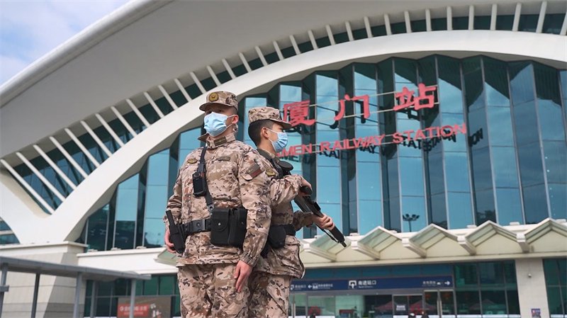 务工流,旅游流等多重客流叠加带来的压力,连日来,武警厦门支队官兵