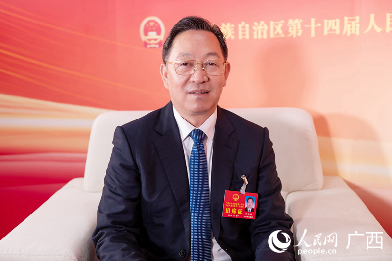 自治区人大代表,梧州市代表团副团长,市长李振品接受人民网广西频道