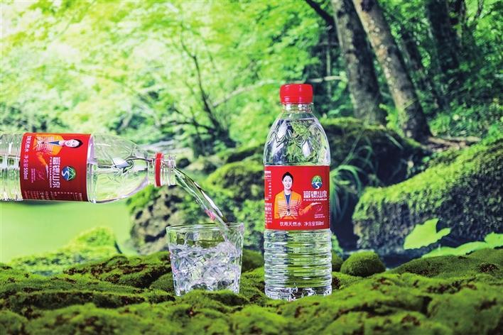 富锶山泉饮用天然水效果图 富锶山泉天然水(丹江口)有限公司供图