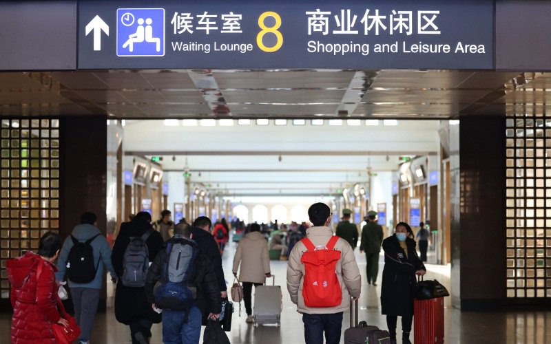 北京站第八候车室位于车站二层，如今已成为车站的“商业休闲区”。新京报记者 王贵彬 摄