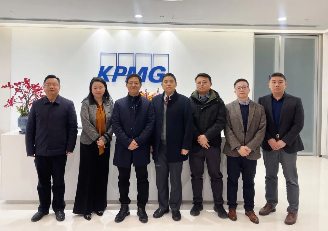 2024年1月29日,在春节来临之际,中共成都市锦江区委副书记吴斌到