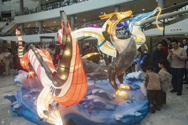 上海龙年生肖特展开幕,5条“科技龙”迎客展示大国重器