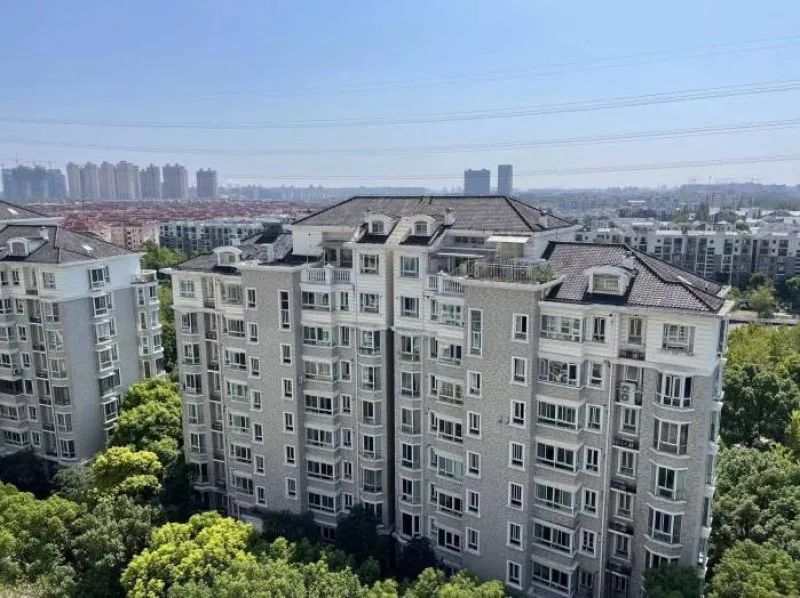 上海楼市&nbsp; &nbsp; 李贝贝/摄