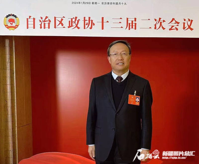 自治区政协委员,新疆工程学院党委书记李玉鸿.