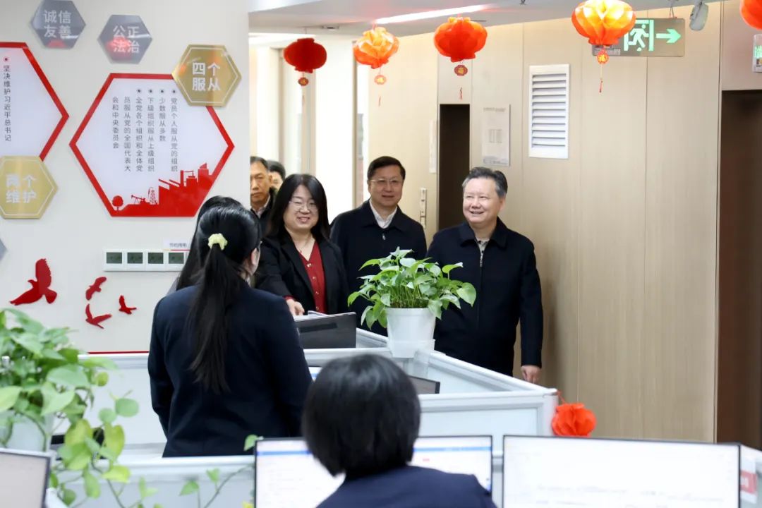 马正武赴集团公司在京有关单位走访慰问并召开业务座谈