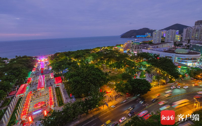 三亚旅游公路大东海路段。记者 沙晓峰 摄