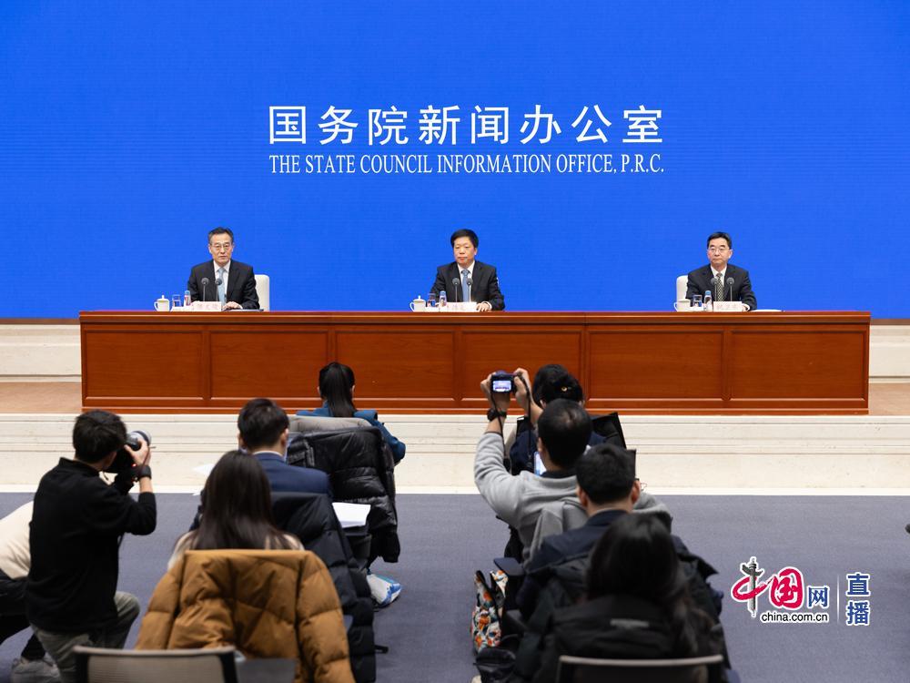 >滚动新闻>正文>▲发布会现场会上,中央财办副主任,中央农办副主任