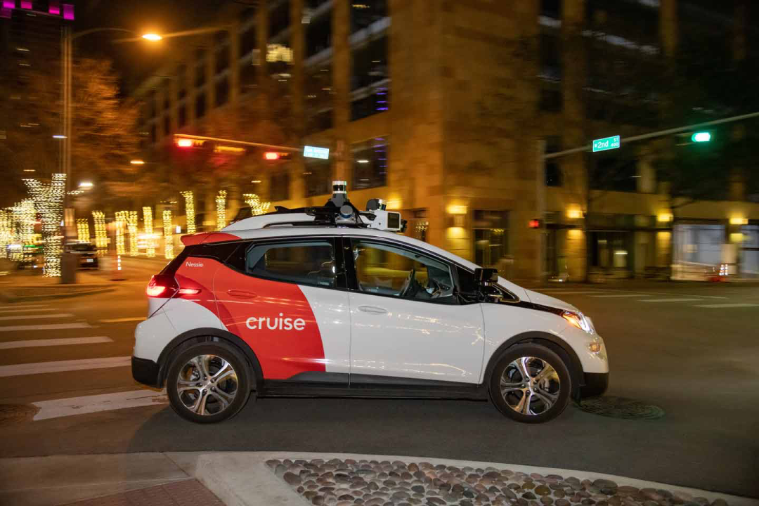 一年烧掉 136 亿，通用无人车还是败给了技术