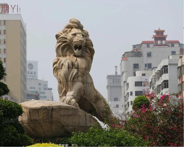 这就是代表福建石狮市的石狮子