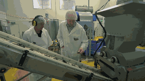 △ 严谨监控每一步生产程序