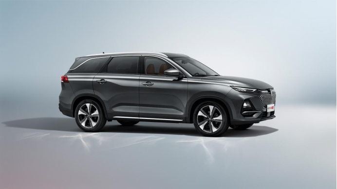 长安汽车供图 华龙网发智能同行,愉悦旅程的贴心伴侣第二代长安x7plus