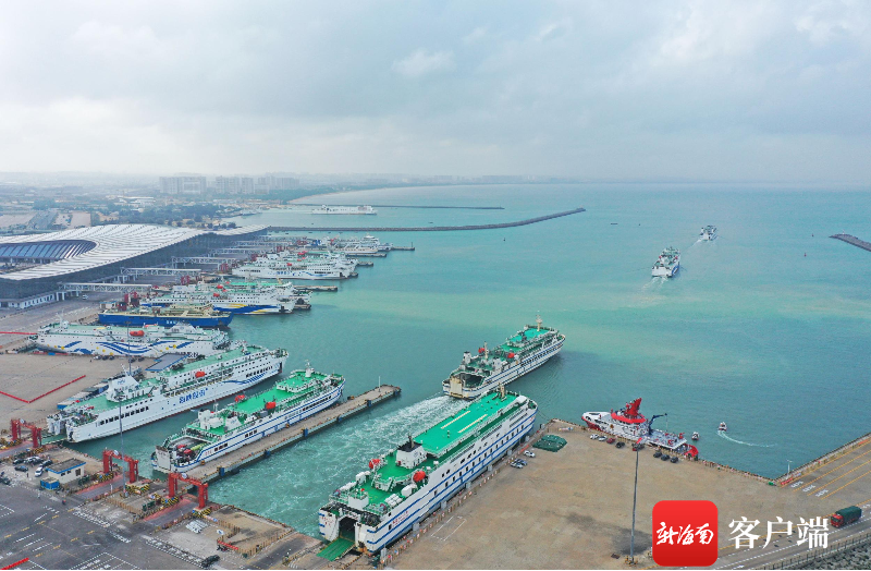 资料图:琼州海峡客滚船.记者 汪承贤 摄