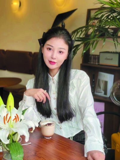 "影老板"刘影:"没错,我去春晚了!"|春节联欢晚会_新浪财经_新浪网