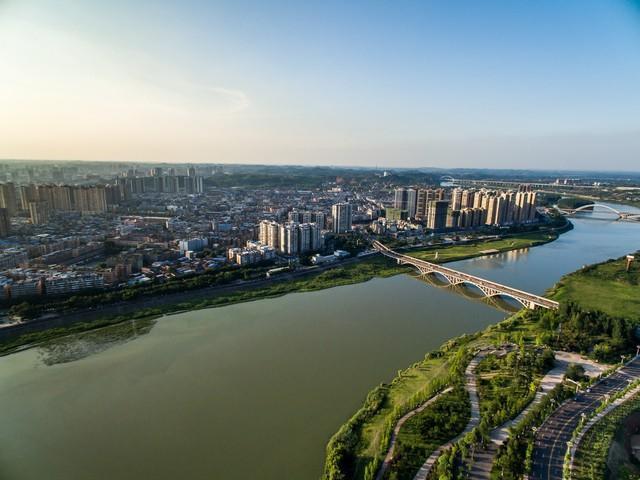 资阳城区全域鸟瞰图 据图虫创意