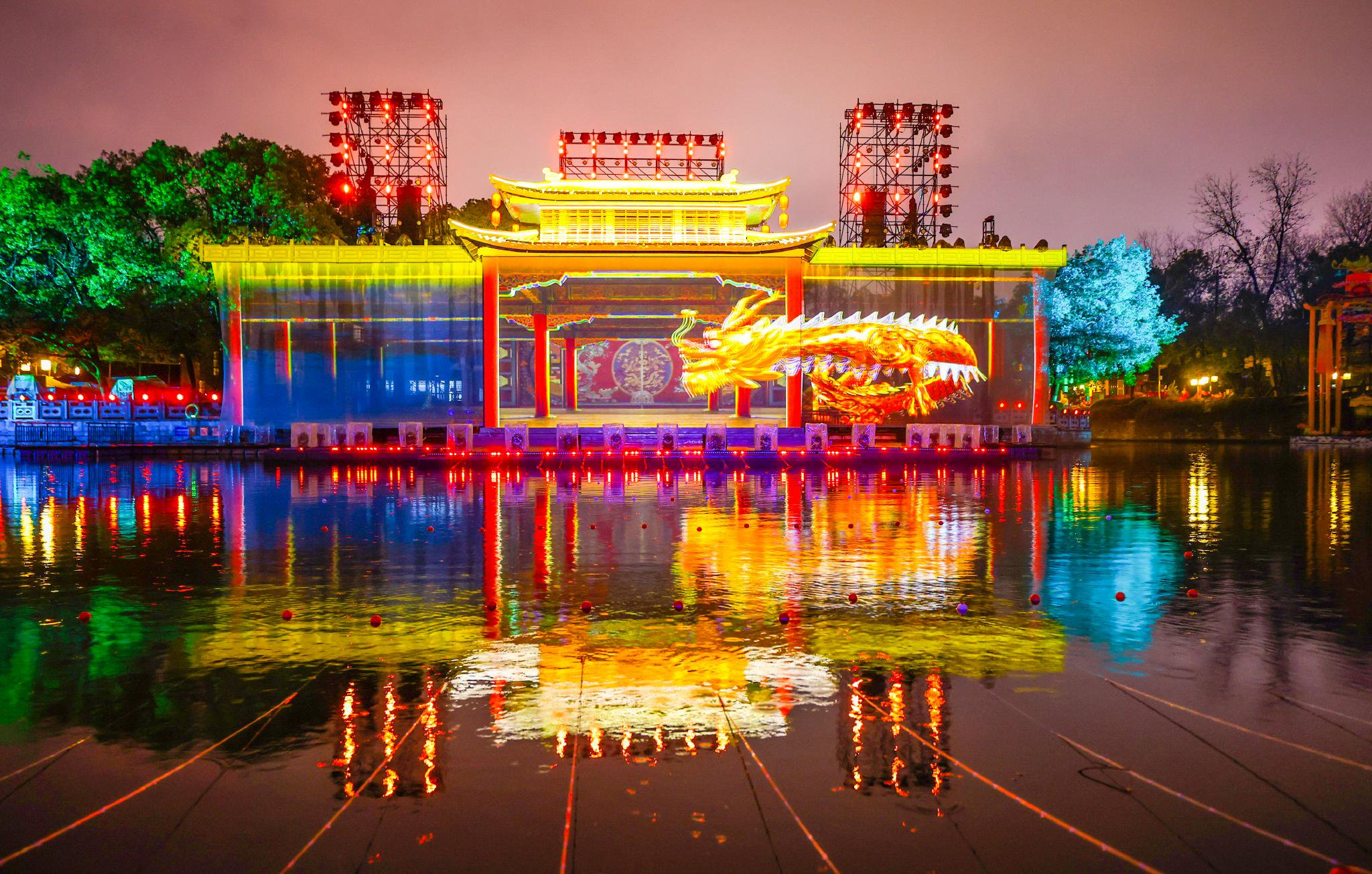 南京日报/紫金山新闻记者 冯芃 董家训 摄