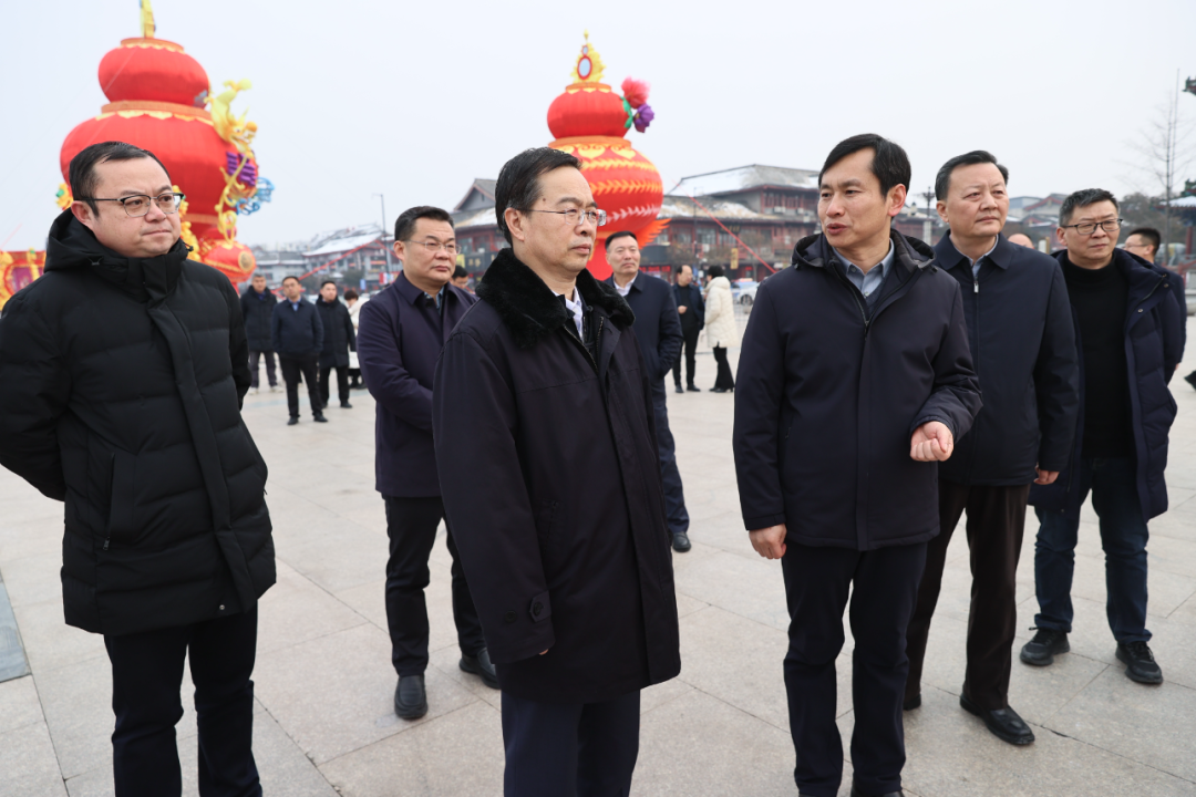 新春佳节即将来临之际,2月7日,市委书记高建军就节日市场和文旅市场