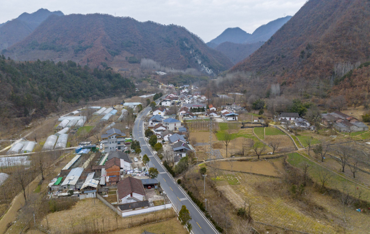 俯瞰汉中市留坝县小留坝村