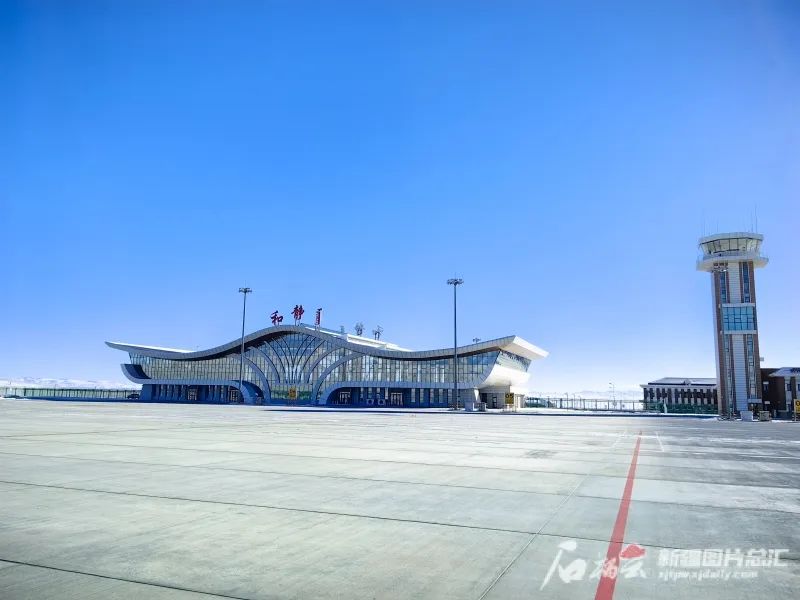 和静巴音布鲁克机场.夏丹摄