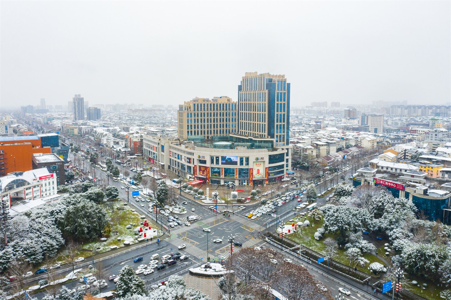 灯火之约带动一场"城市微度假",都江堰大融城靠什么?