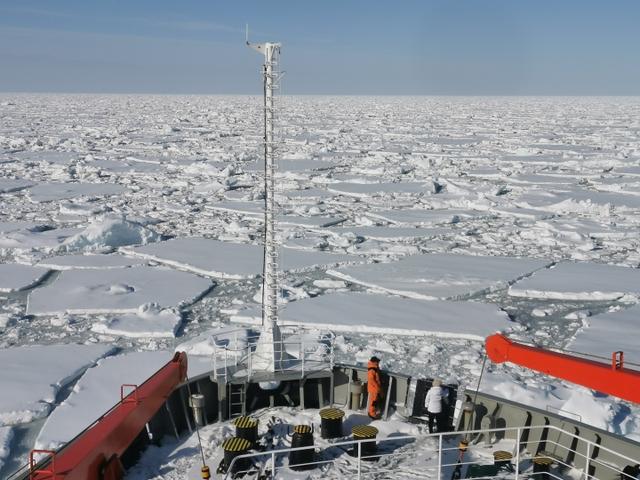 澳大利亚,比利时等国签署《南极条约》,规定了南极应只用于和平目的
