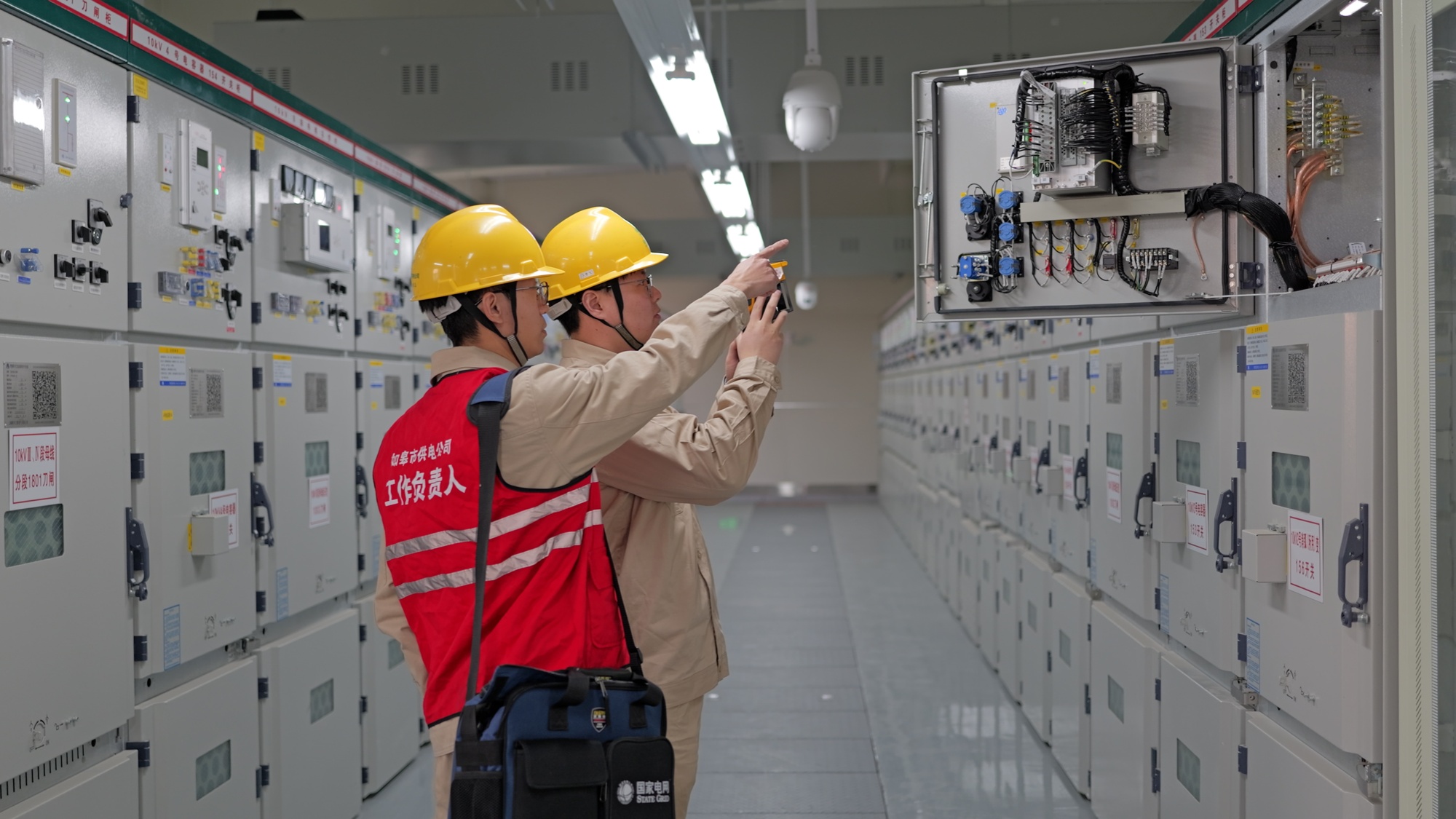 【新春走基层】一座城的灯火守护者