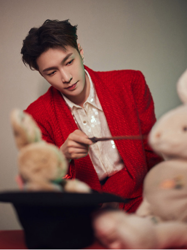 《酒》演唱:张艺兴《酒》的上线脱胎于歌手出道十周年的回顾与感慨