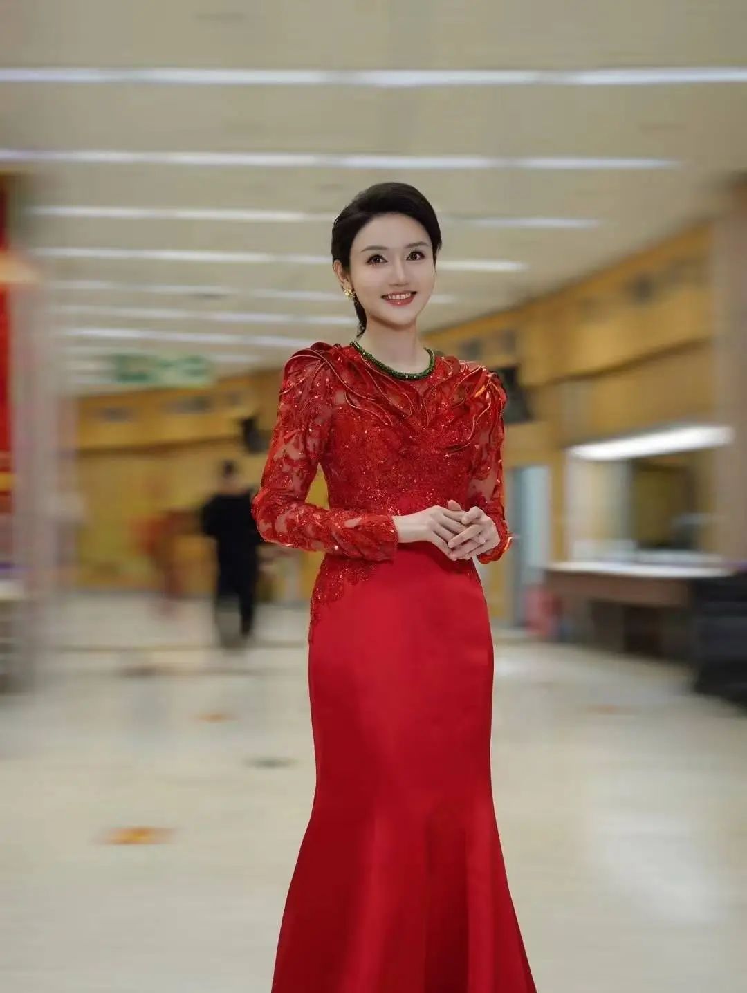 龙洋的春晚造型