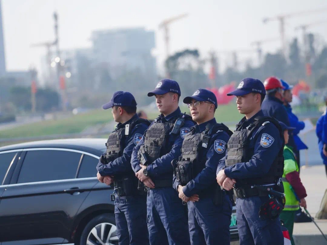 天府新区公安民警在值守(警方供图)