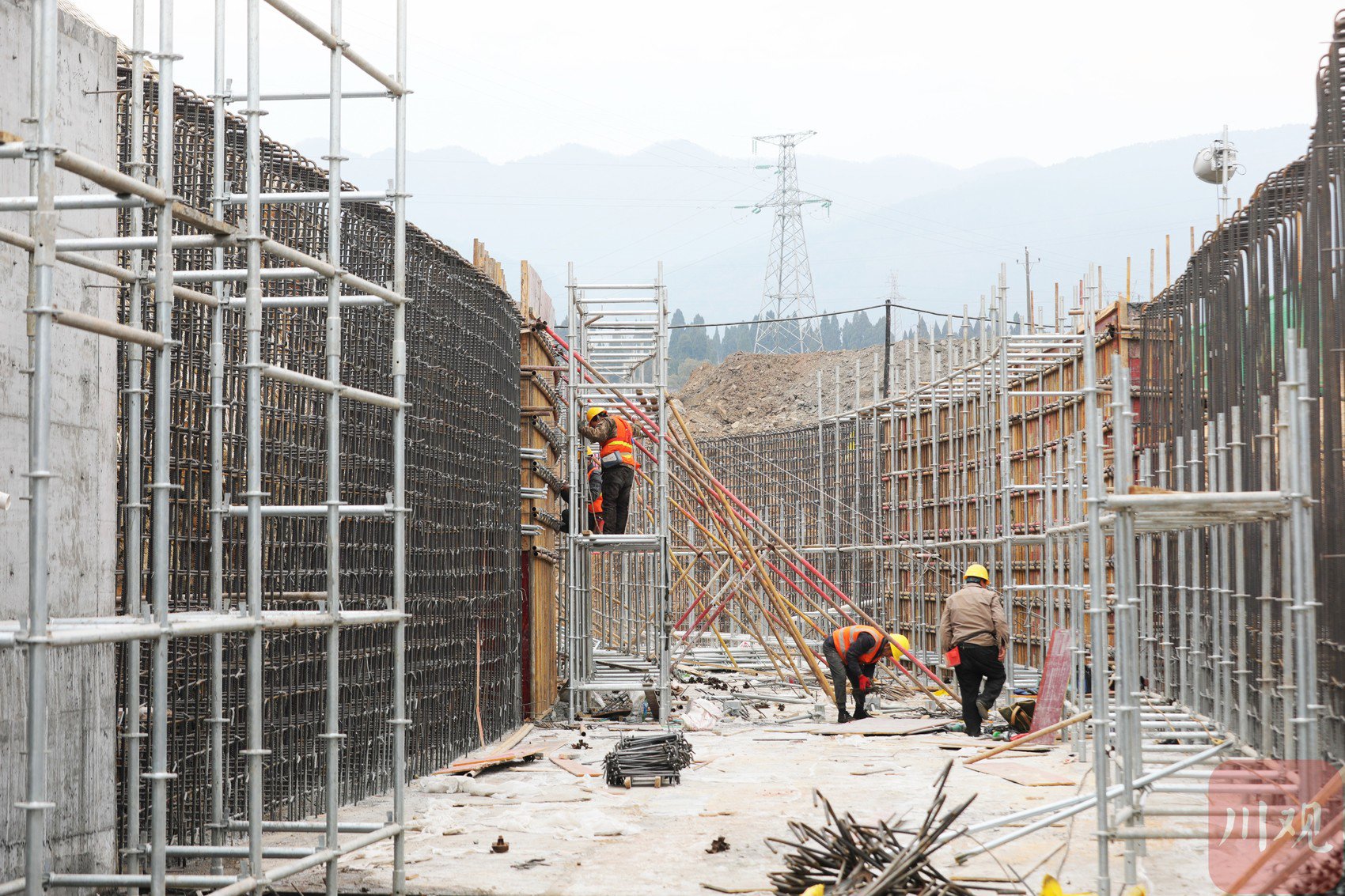 广汇物流四川广元煤炭储备基地2号储煤场排洪渠建设现场。高志农 摄