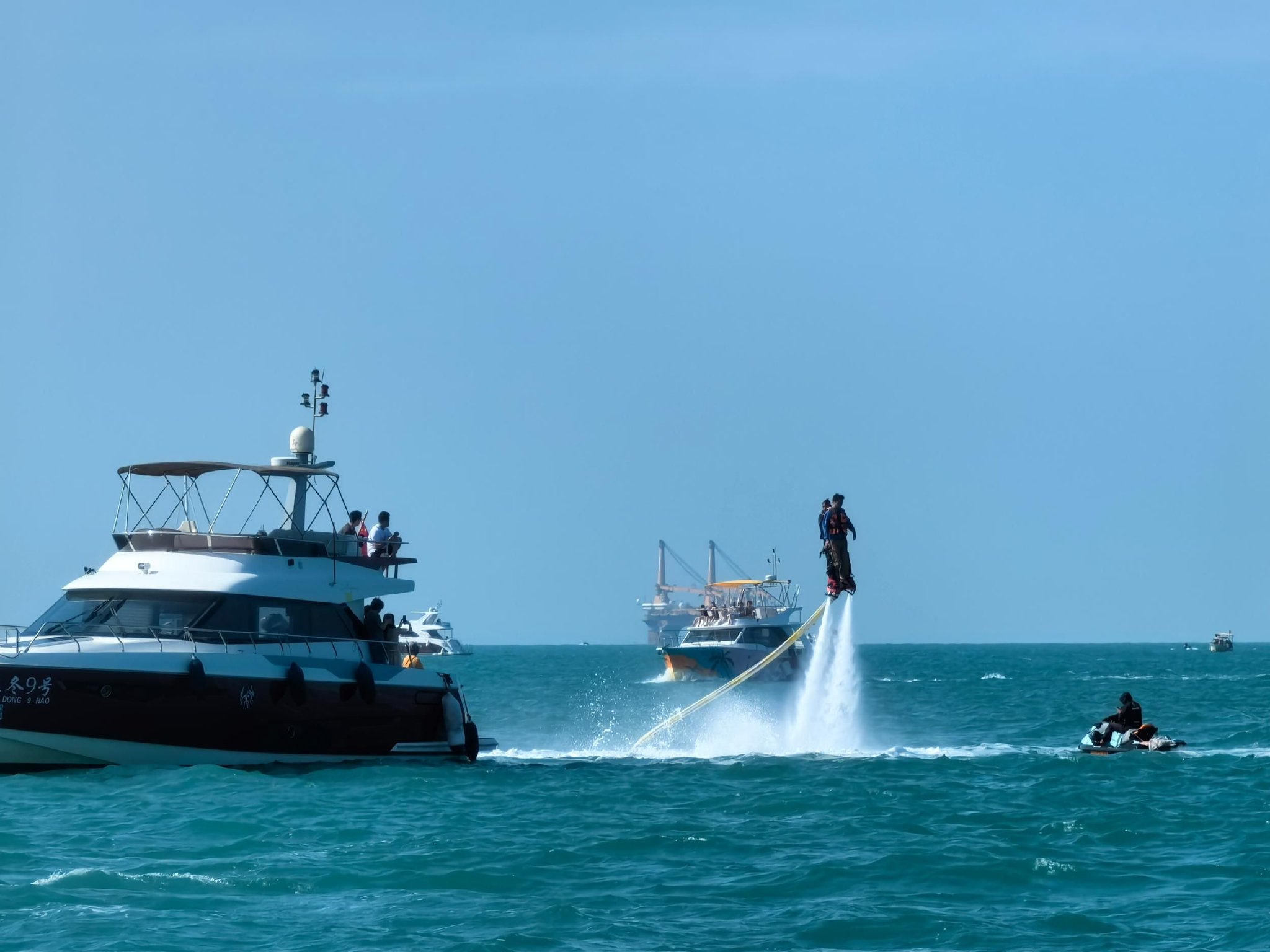 正月初三出海欢 在三亚"乘风破浪"过大年|三亚市_新浪财经_新浪网