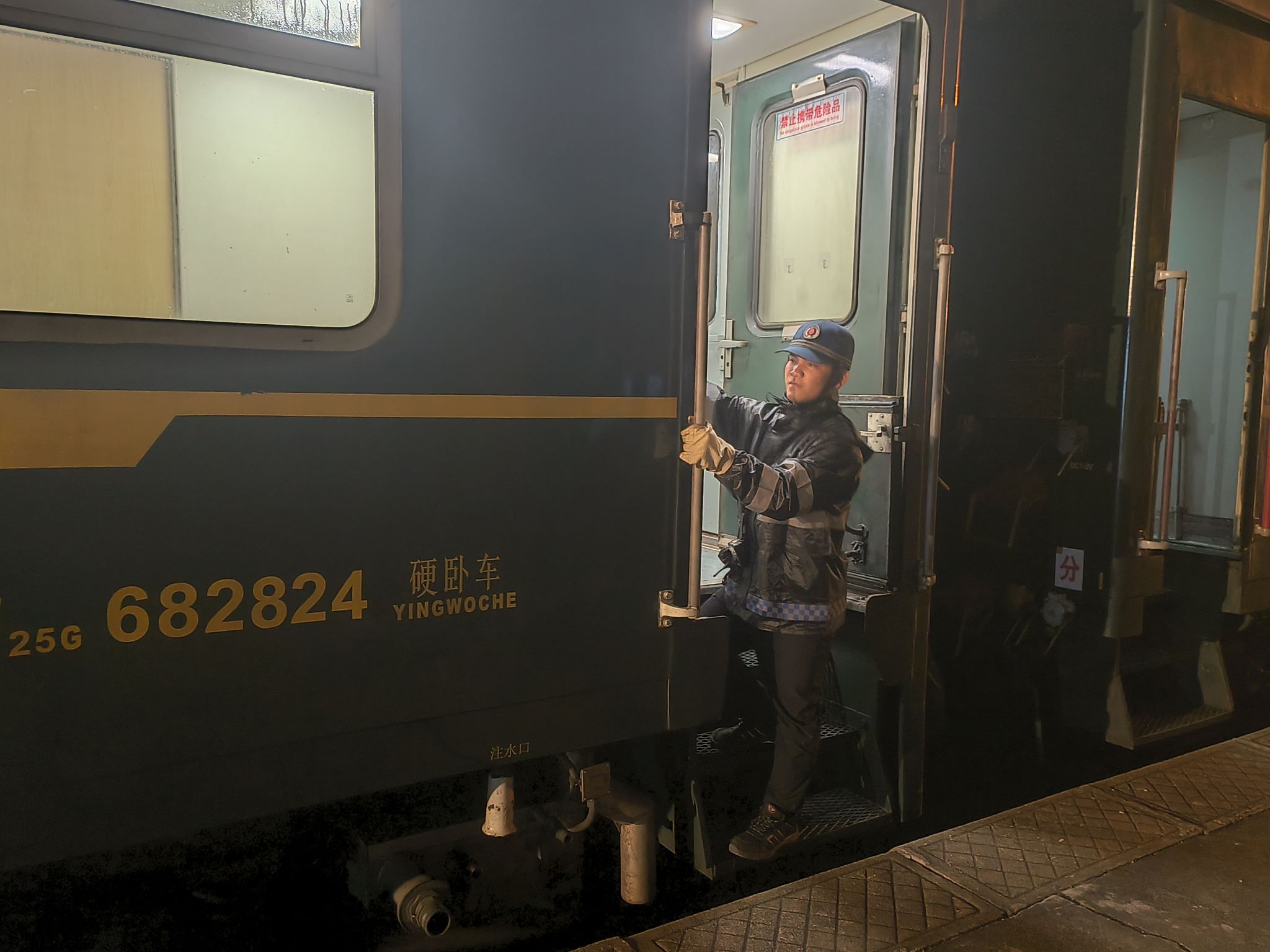 连接员工作中.通讯员供图