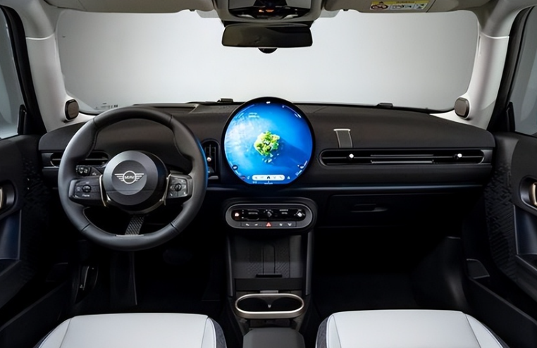 全新MINI Cooper燃油版车型官图公布 独特圆形中控屏瞩目