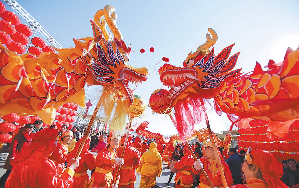 怀柔北房镇"春龙节"舞龙表演.本报记者 方非摄