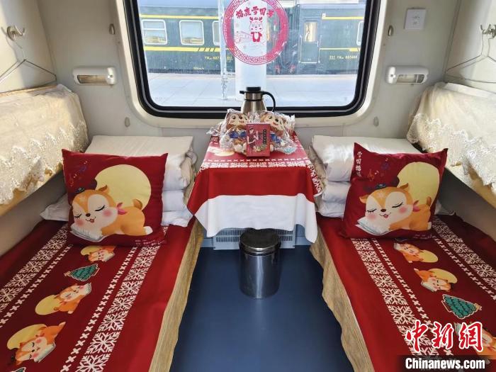 （新春走基层）“福鹿雪国号”春运首发 开启新春冰雪之旅