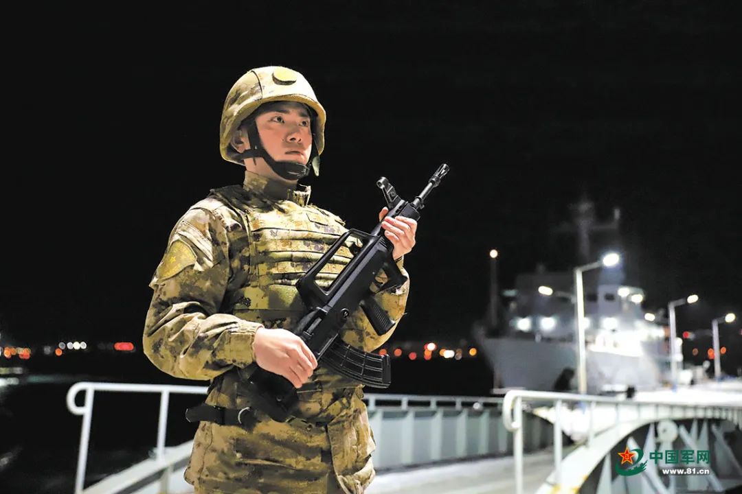 春节期间,全军广大官兵坚守一线战位,守卫祖国安宁.