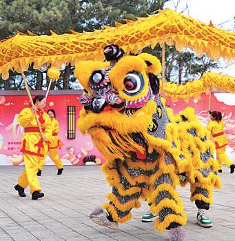 【我们这些年俗】龙狮共舞|龙狮|年俗|光明日报_新浪新闻