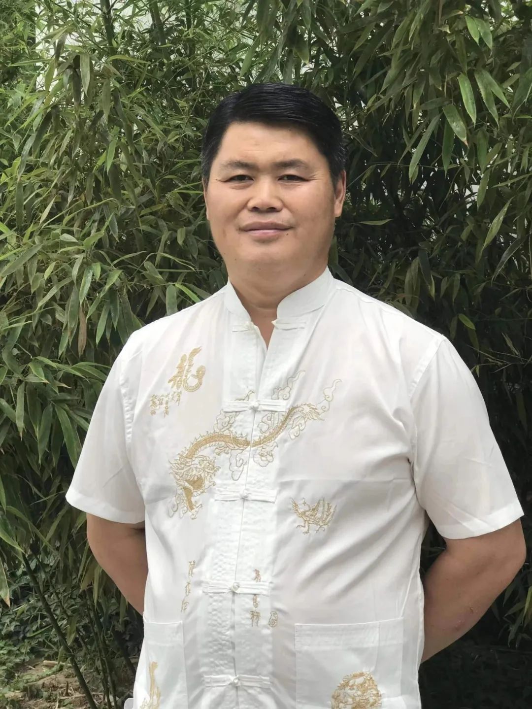 画者简介:赵良书,蚌埠人,先后就读于北京京华艺术学校,中国人民大学