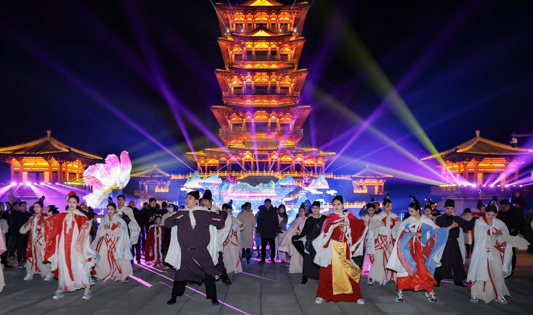 洛阳牡丹阁千灯节迎春灯会.景区供图