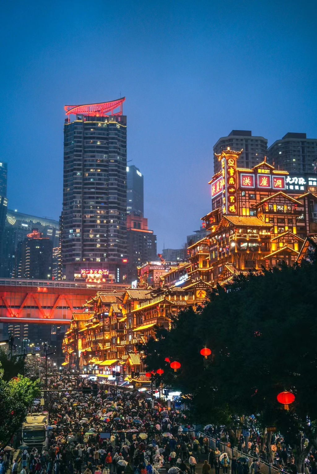 130家景区累计接待游客1068.5万人次|重庆市_新浪财经_新浪网
