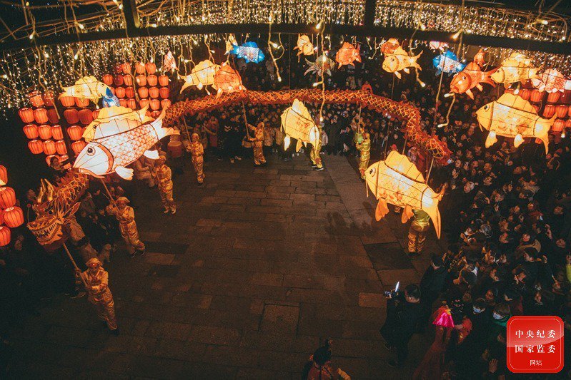 镜头丨逛灯会 赏花灯|重庆市_新浪财经_新浪网