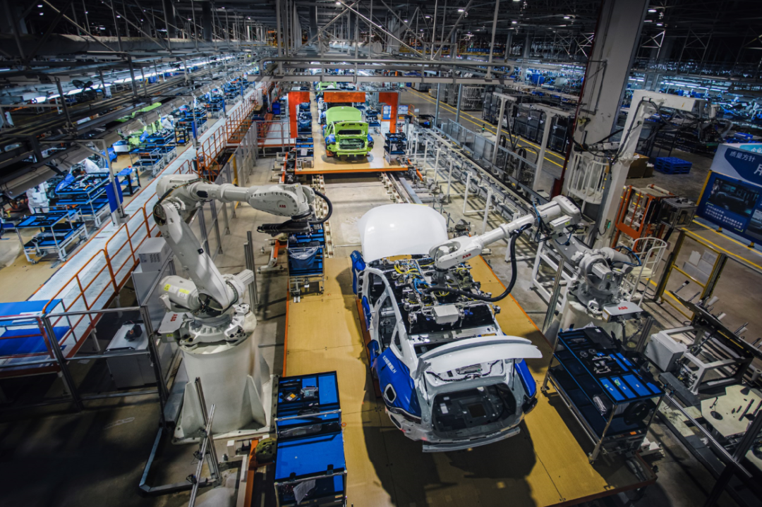 小鹏汽车生产车间.王振宇 摄
