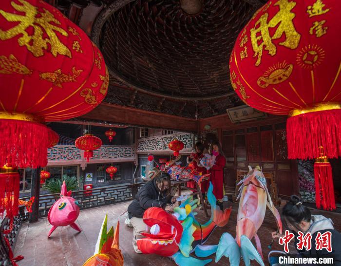 （新春走基层）鱼灯闪耀宁海湾：揭秘鱼灯背后的百年传统