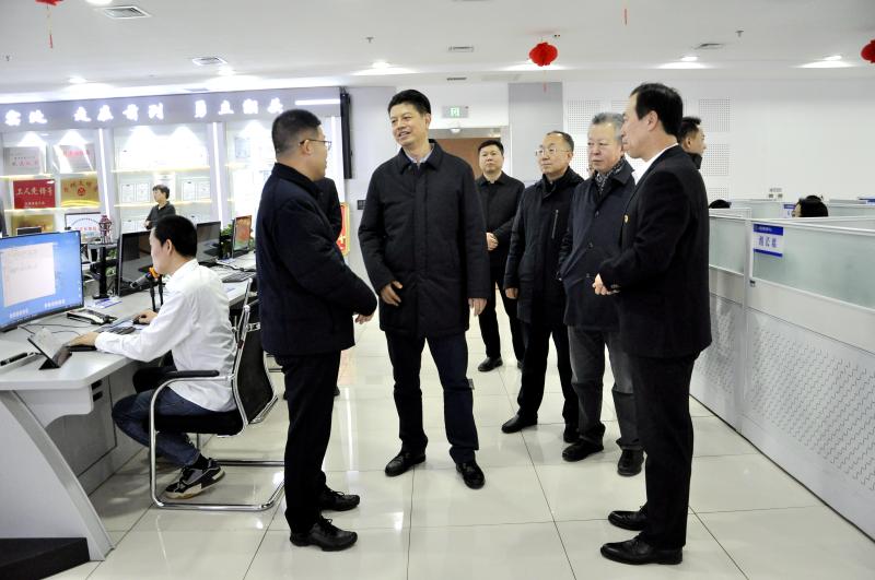 省住房城乡建设厅党组书记,厅长黄巍带队赴太原市为民服务中心,小店区