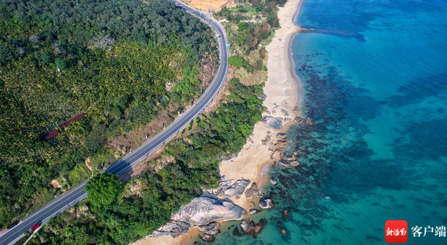 下一步,努力将环岛旅游公路及沿海景点,驿站"品牌化",将海南三分之一