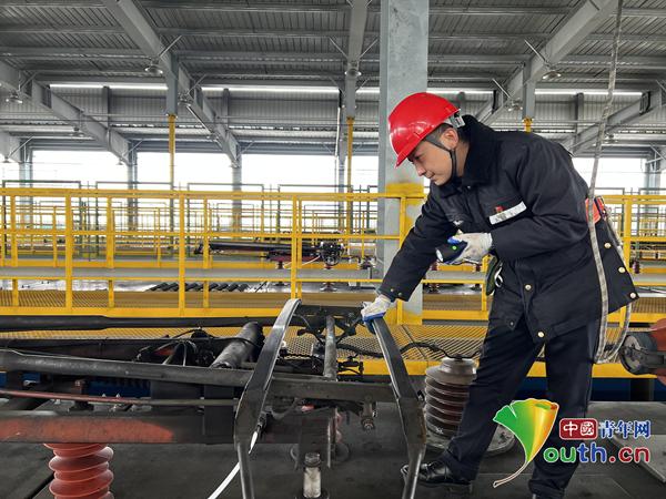 怀化机务段多项措施护航节后春运安全