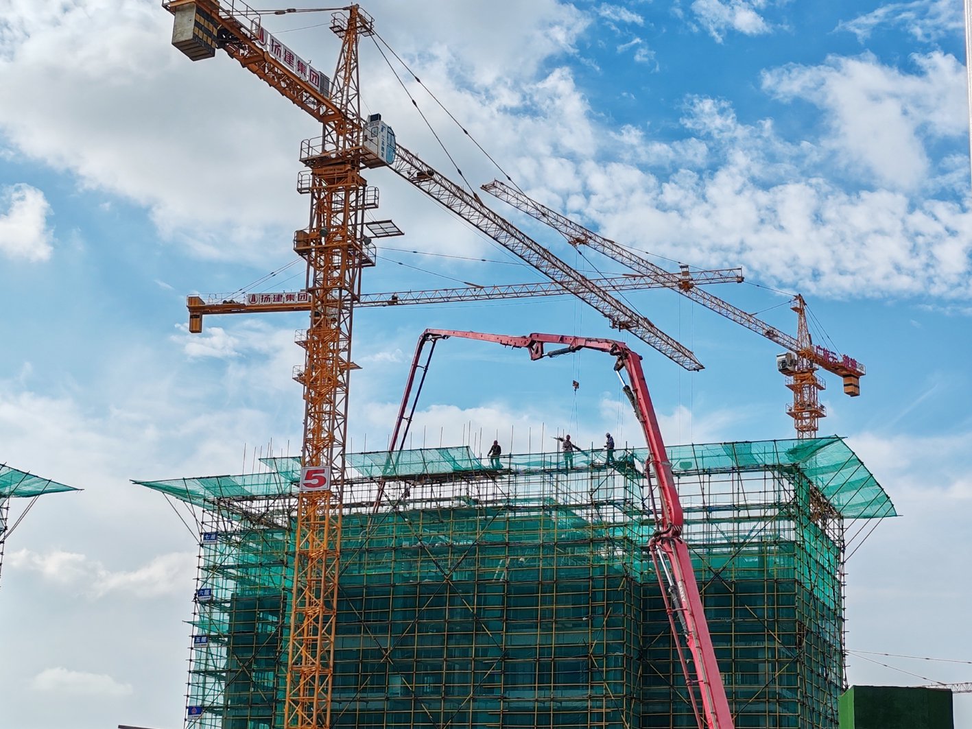 扬州"金瓦刀"去年砌出5450亿